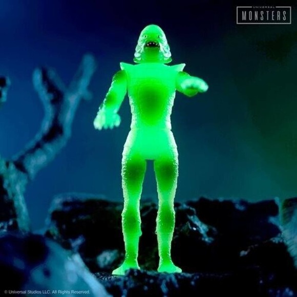 LIMITED Creature from the Black Lagoon (Super She Creature) GLOW ReAction Figure - Picture 10 of 12